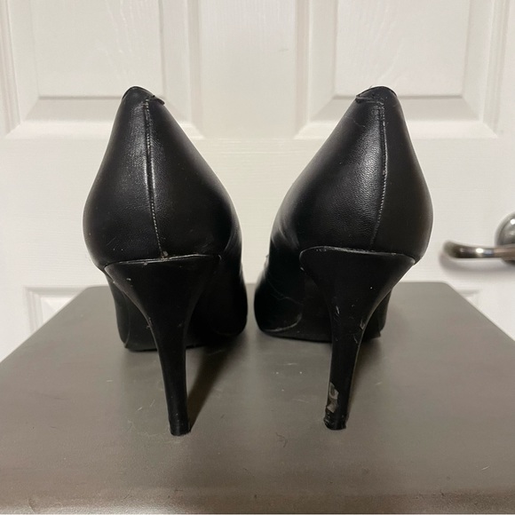 Black heels - Picture 5 of 6